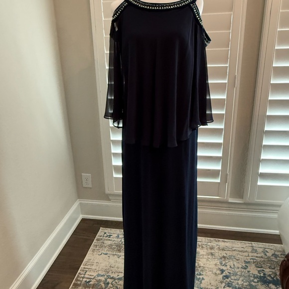 Alex Evenings Long Navy Size 12 Embellished Shoulder Formal Gown - Picture 2 of 16